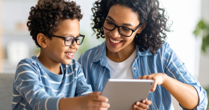 VisualCard: A Multilingual Flashcard App for Kids – Fun Learning Through Pictures and Sound
